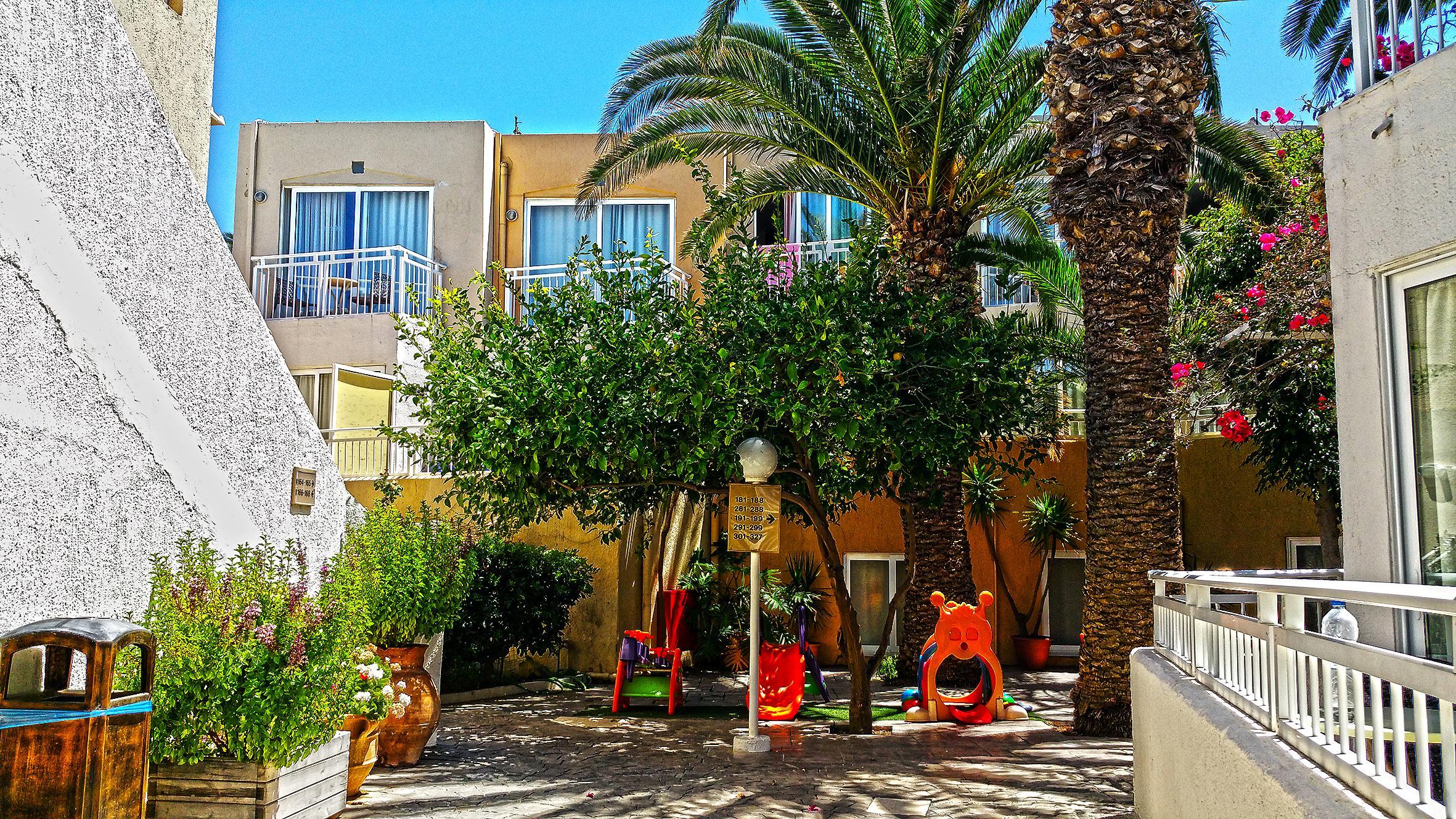 פלטאנס Nefeli Hotel מראה חיצוני תמונה