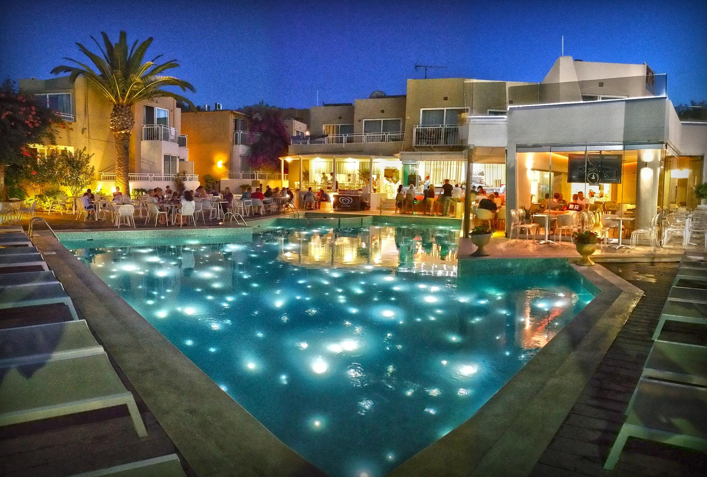 פלטאנס Nefeli Hotel מראה חיצוני תמונה