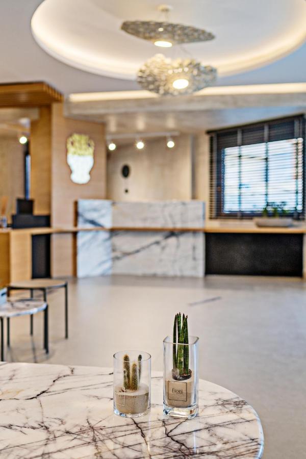 פלטאנס Nefeli Hotel מראה חיצוני תמונה