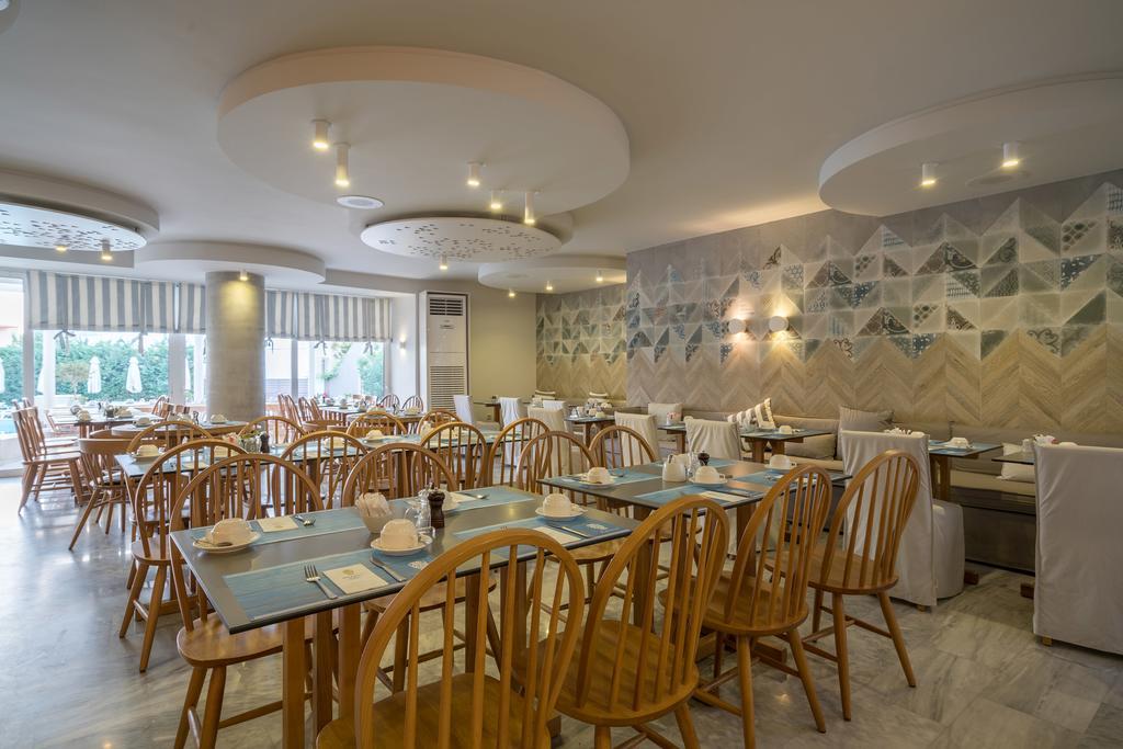 פלטאנס Nefeli Hotel מראה חיצוני תמונה