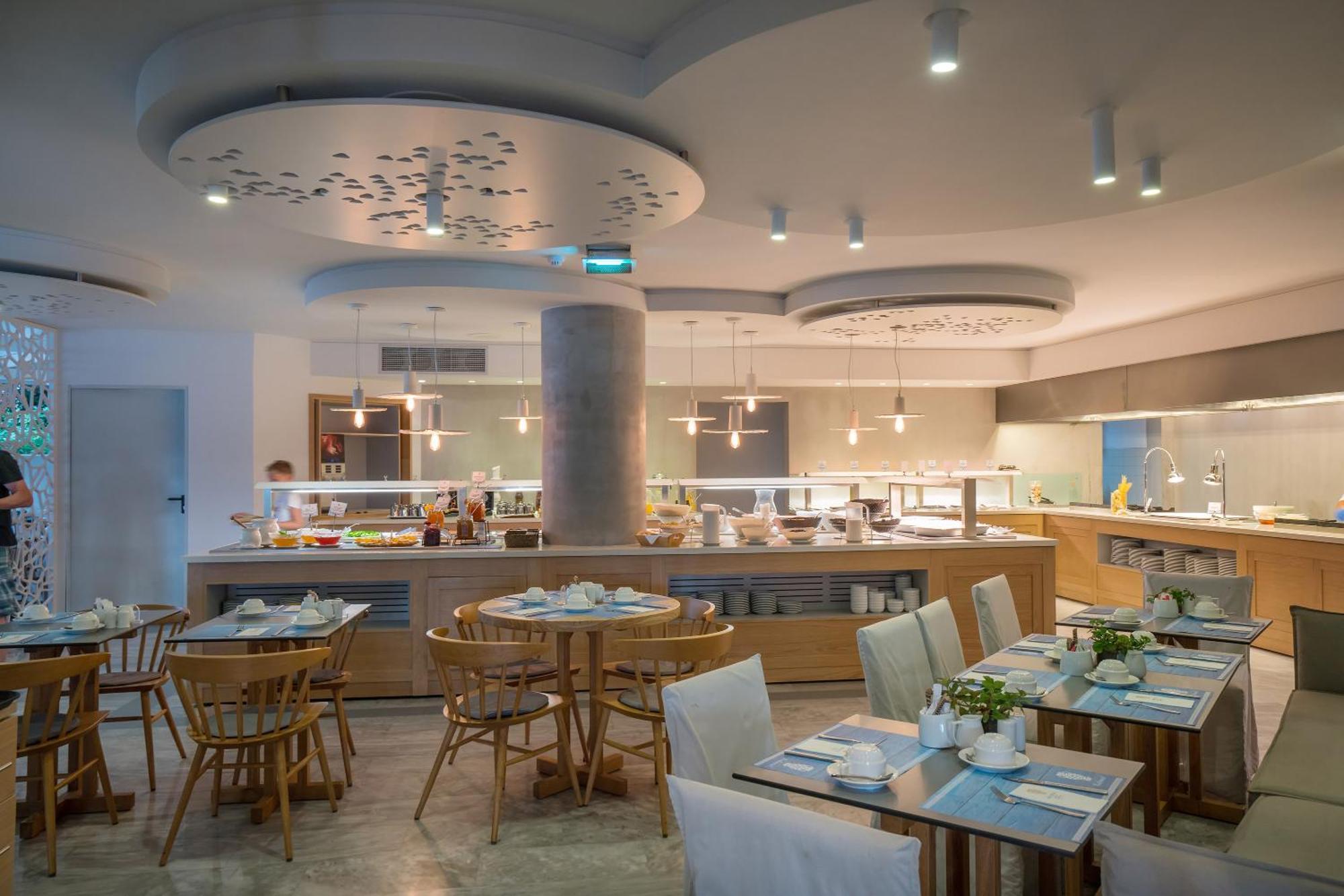 פלטאנס Nefeli Hotel מראה חיצוני תמונה